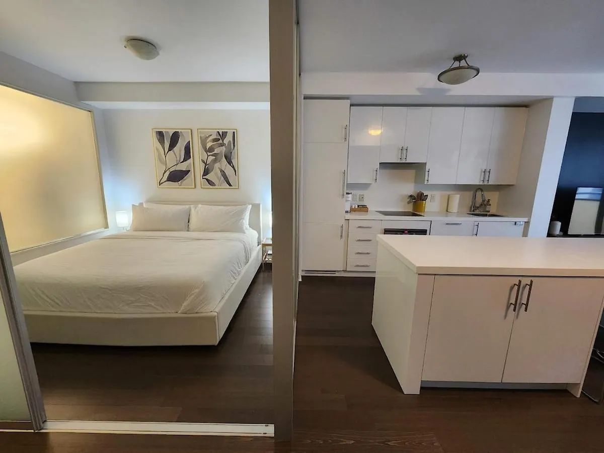 Apartment Queen St West Haven - Modern Loft, Downtown Toronto, Free Parking