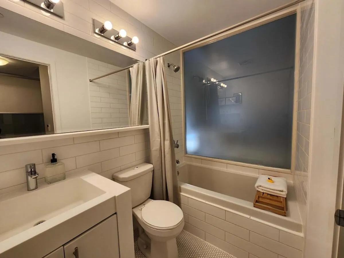 Apartment Queen St West Haven - Modern Loft, Downtown Toronto, Free Parking