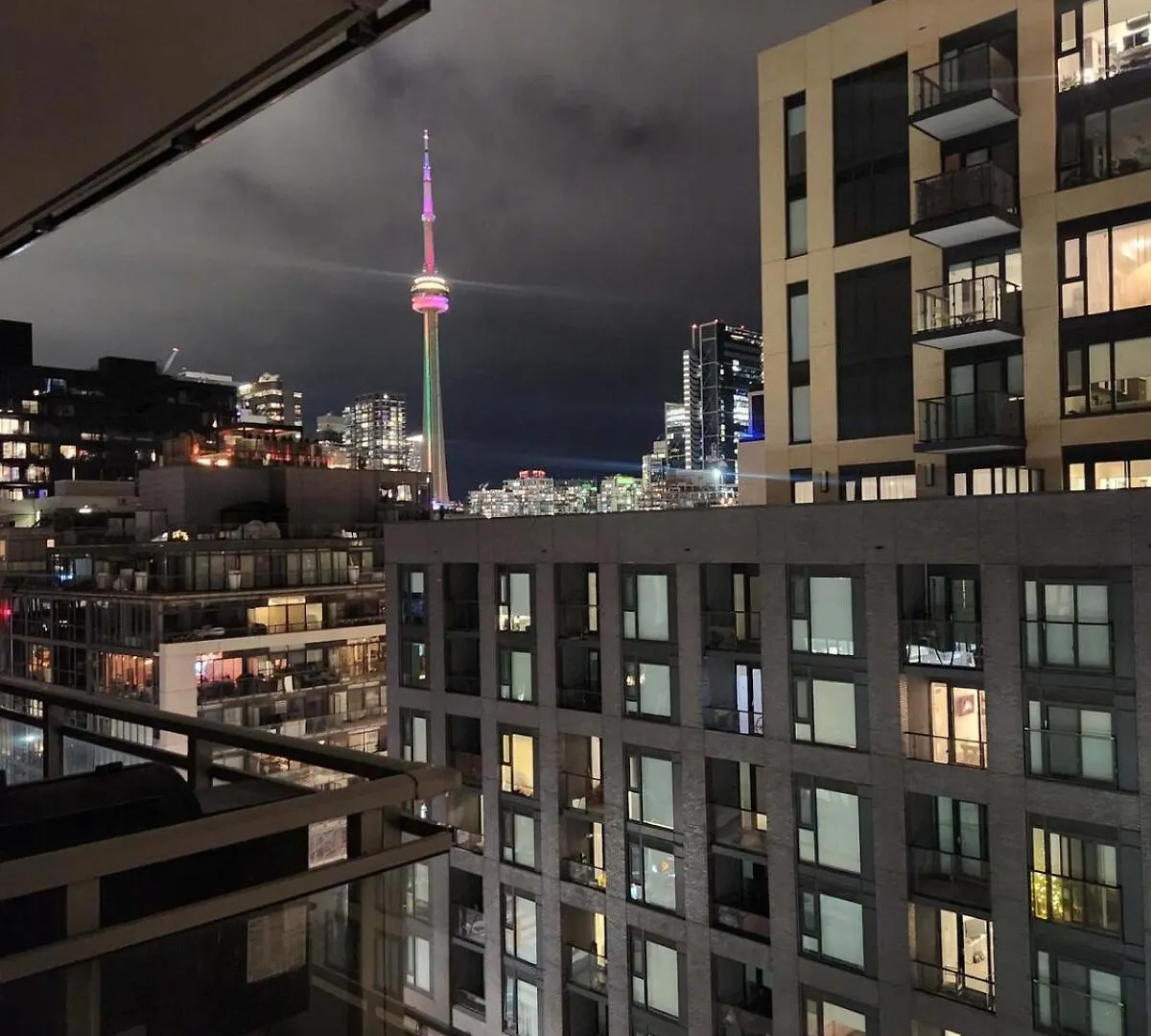 Queen St West Haven - Modern Loft, Downtown Toronto, Free Parking トロント